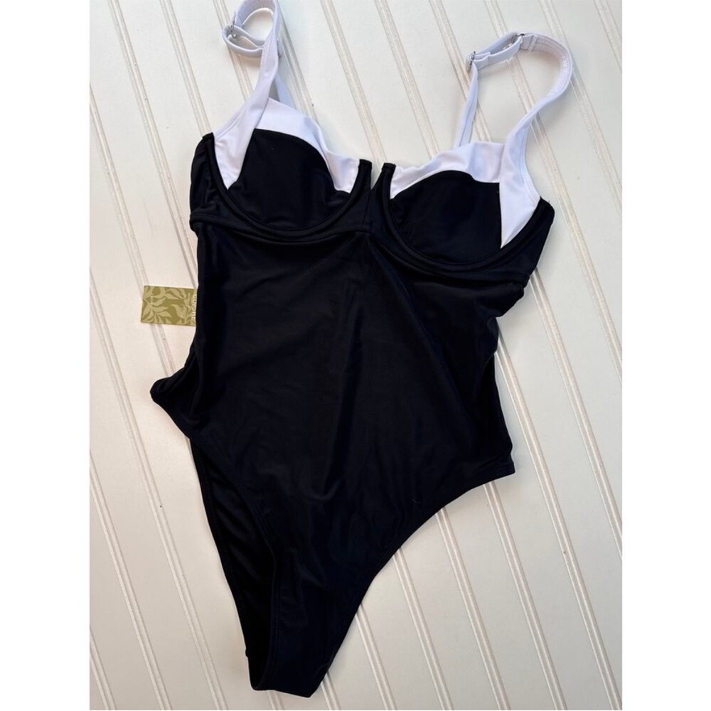 CUPSHE high leg Black and White Swimsuit